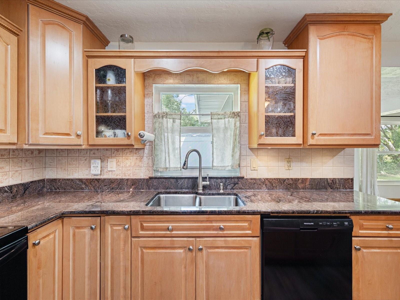 2100 MCKINLEY ST — photo 21
