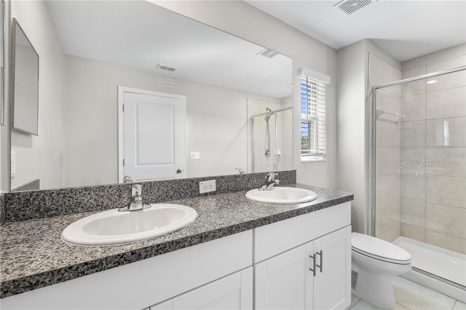 23281 WILLOW GLEN WAY — photo 32