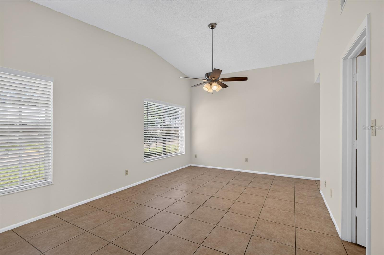 7347 PARKSIDE VILLAS DR — photo 11