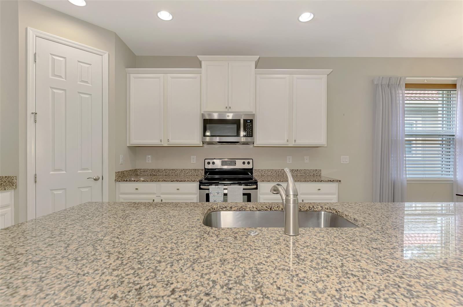 11662 PARROTFISH ST — photo 21