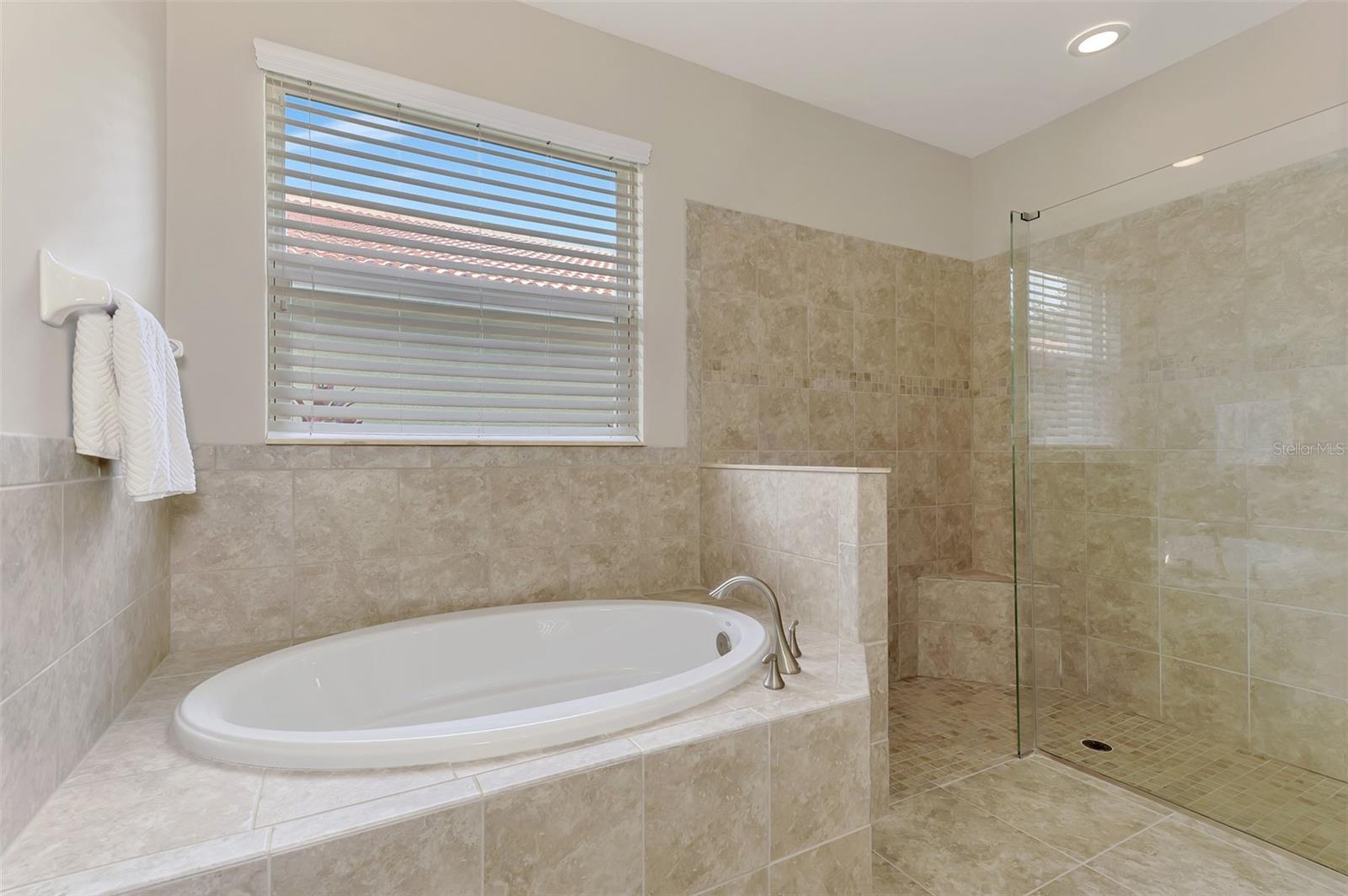 11662 PARROTFISH ST — photo 37