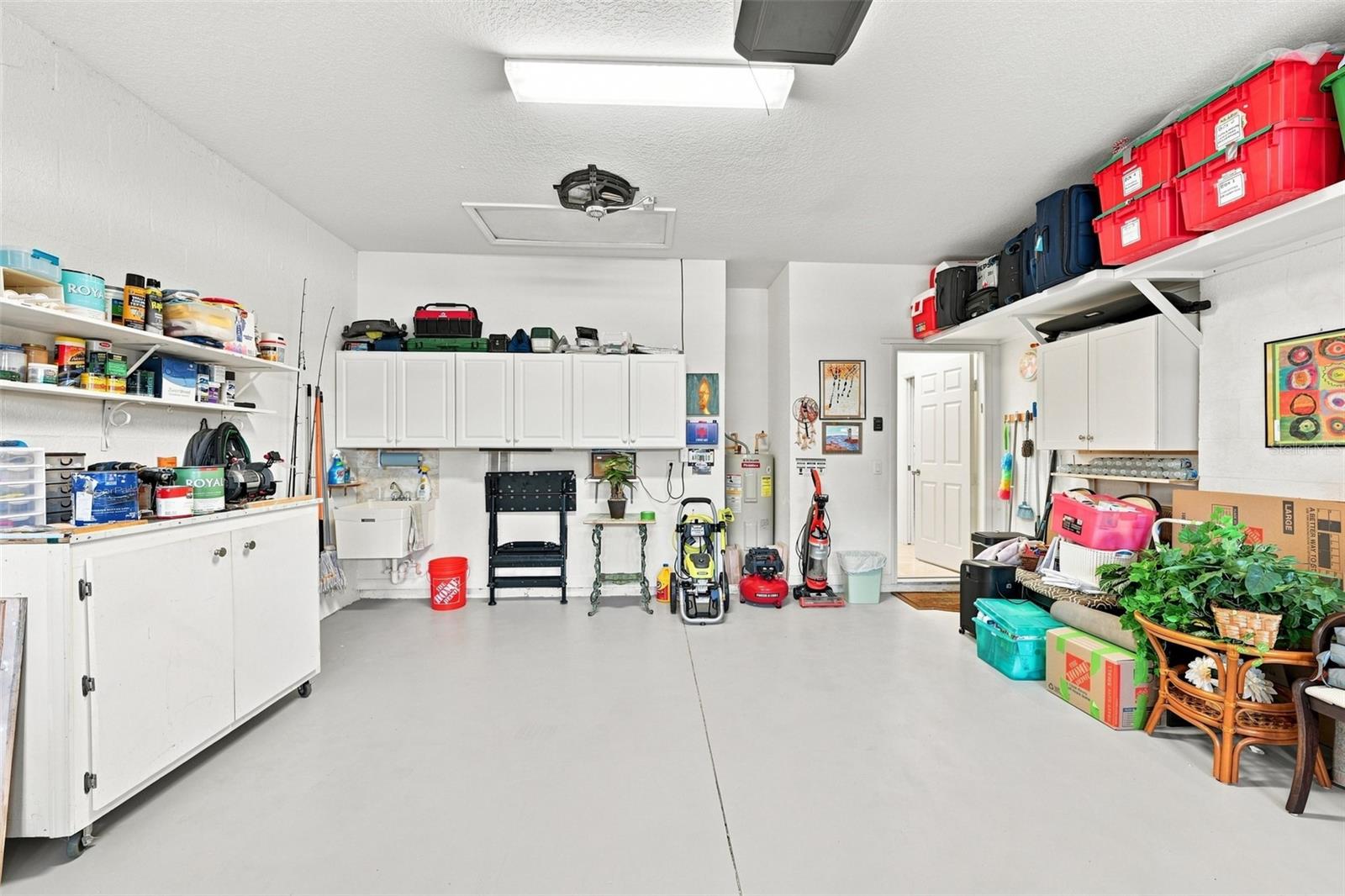 216 SILVER FALLS DR — photo 54
