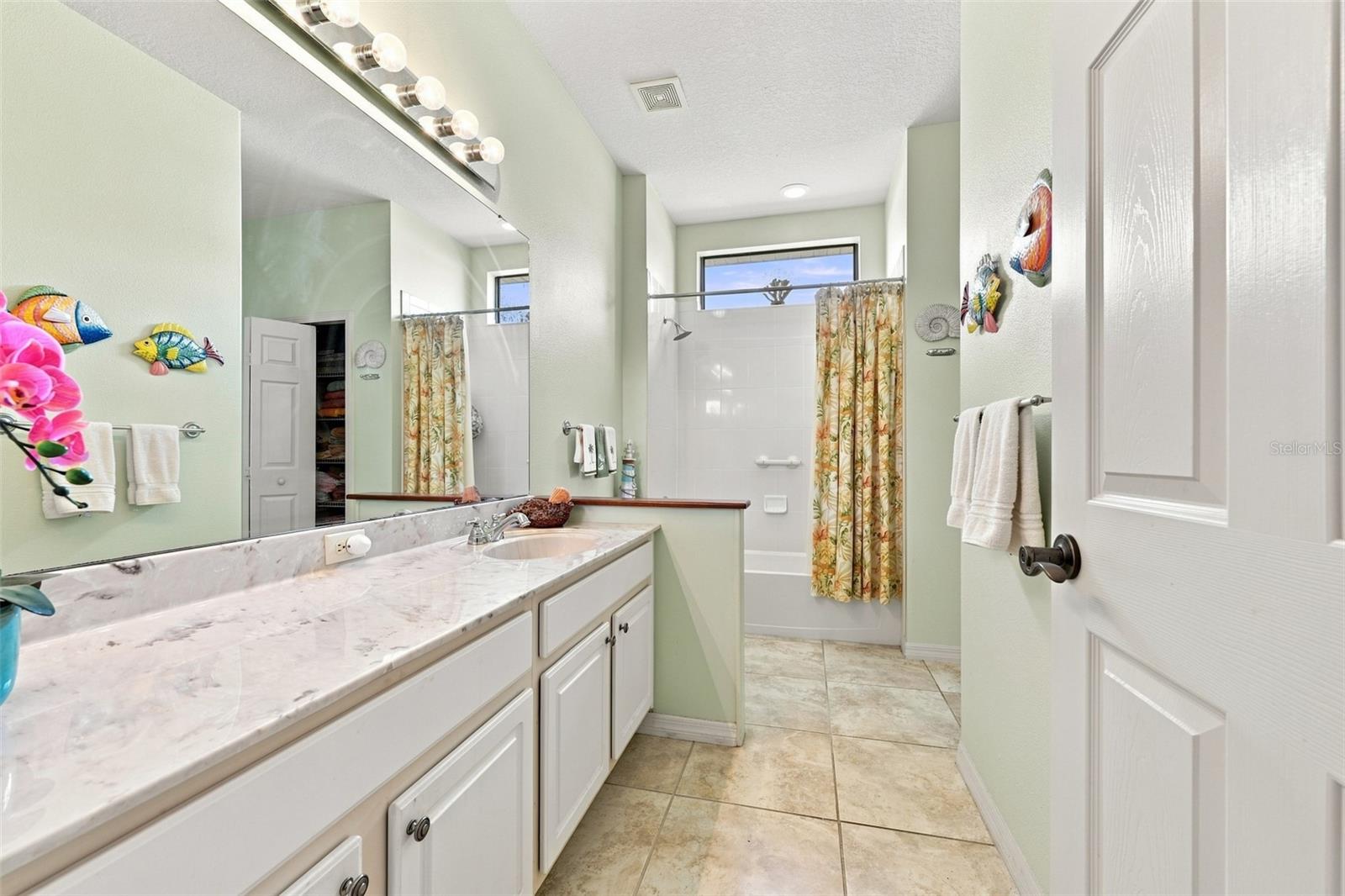 216 SILVER FALLS DR — photo 47