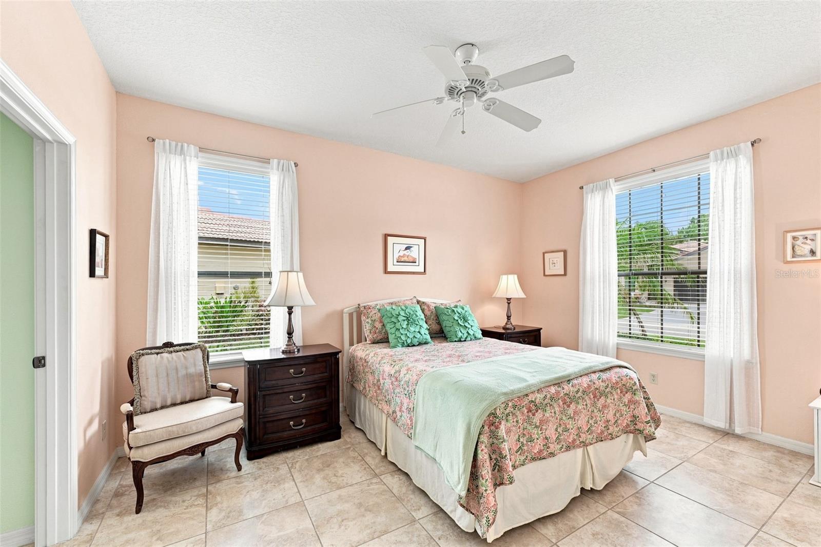 216 SILVER FALLS DR — photo 43