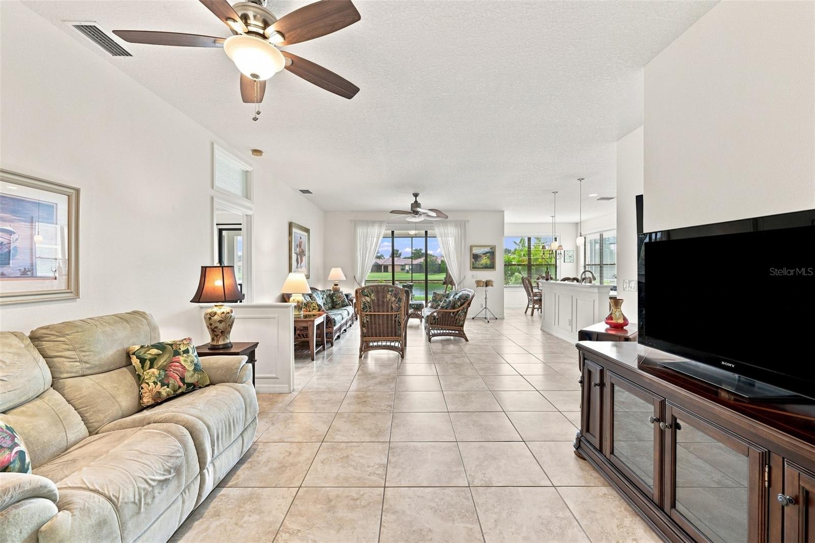 216 SILVER FALLS DR — photo 10