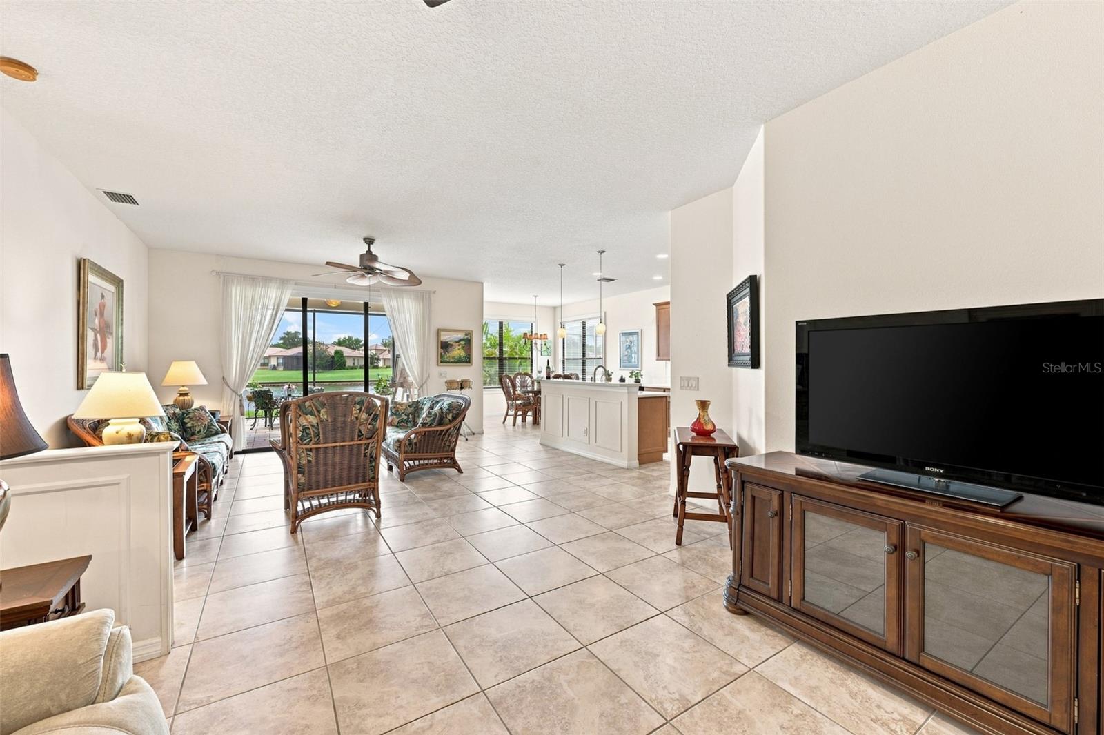 216 SILVER FALLS DR — photo 11