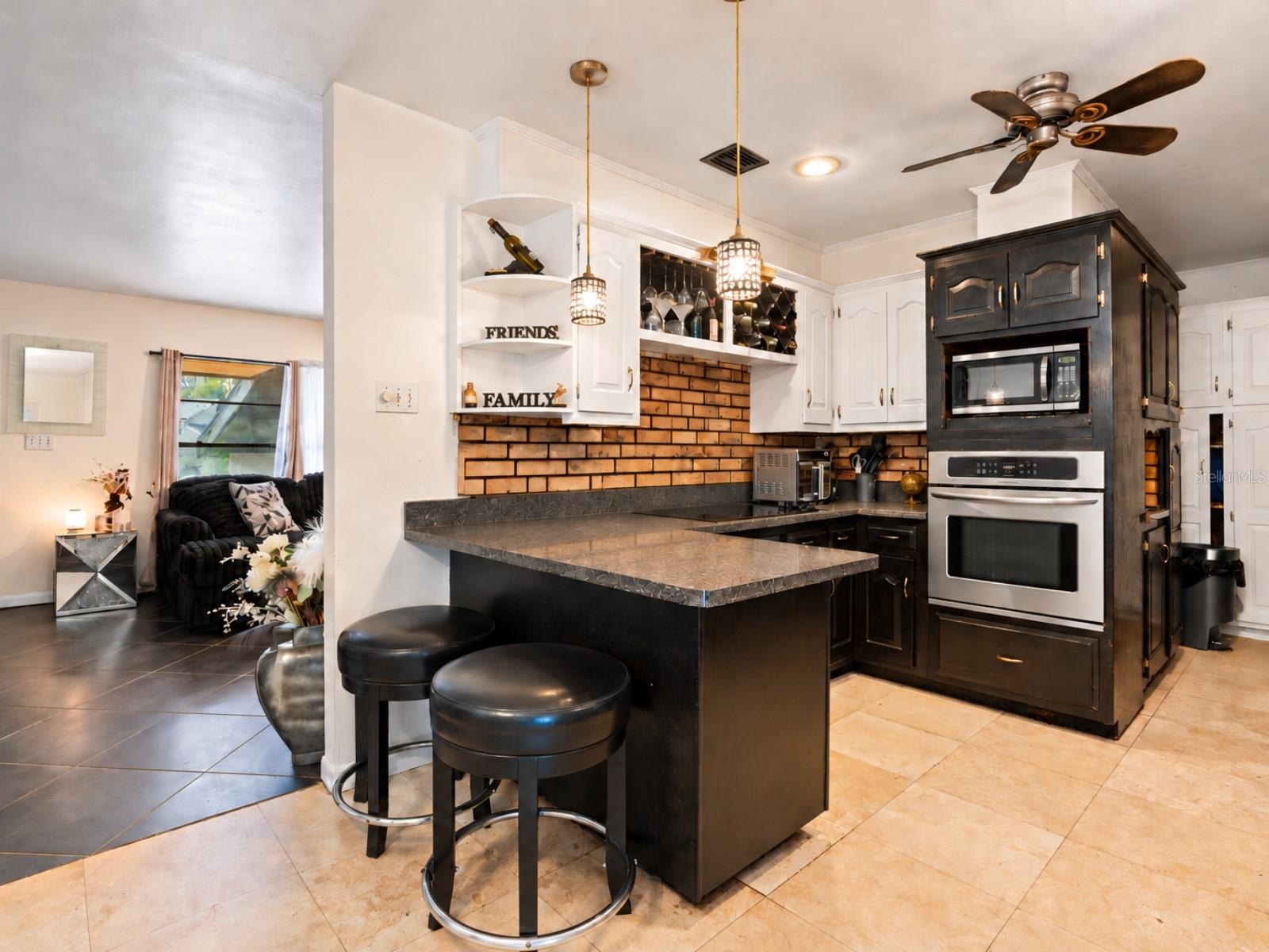 19201 ALICE CIR — photo 11