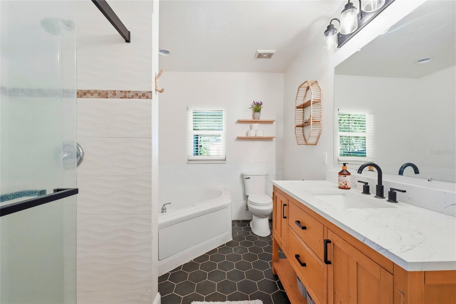1132 LENA LN — photo 37