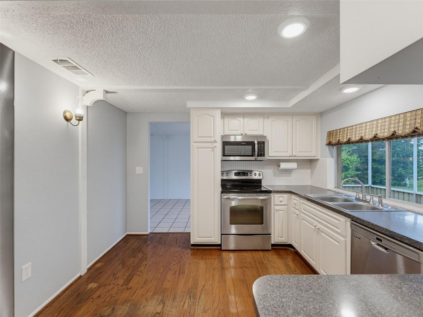 12205 SILK OAK LN — photo 32