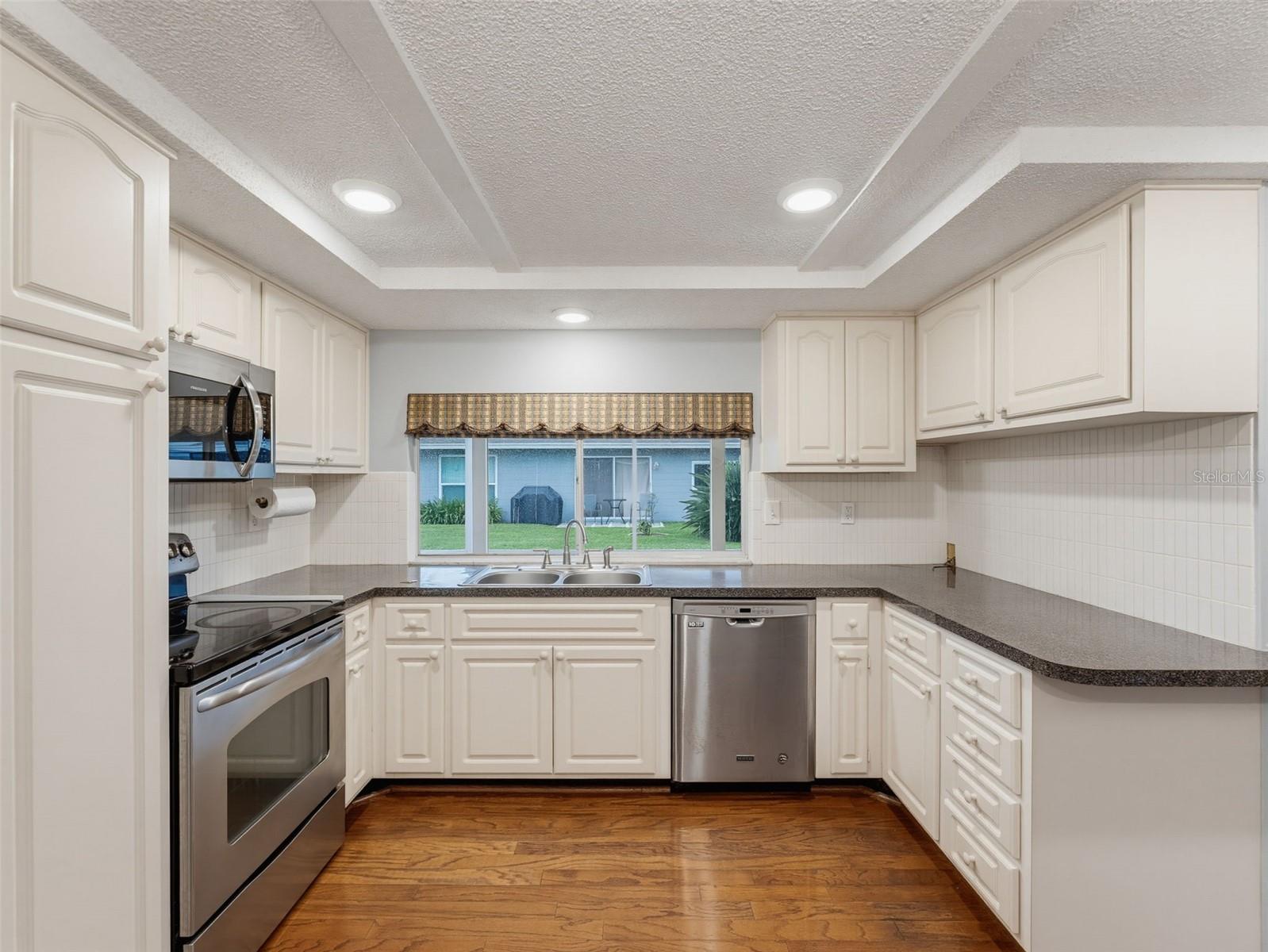 12205 SILK OAK LN — photo 30