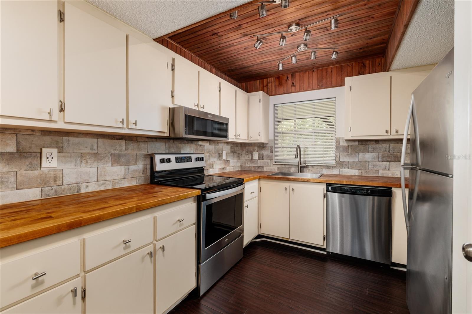 400 N BAYSHORE BLVD #203 — photo 8