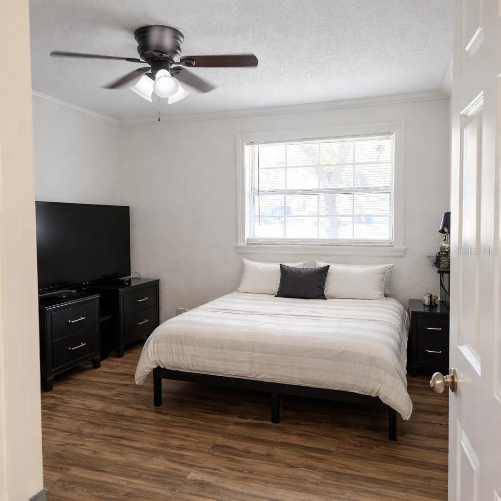 1021 FAIRBURN AVE — photo 13