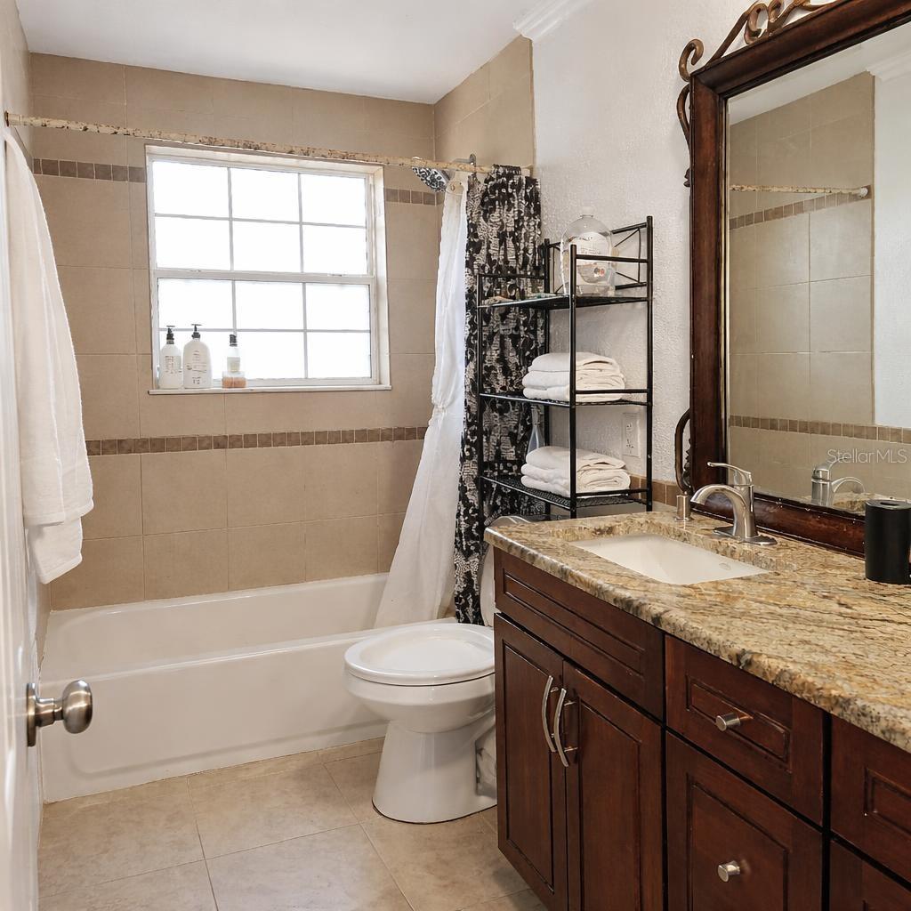 1021 FAIRBURN AVE — photo 2