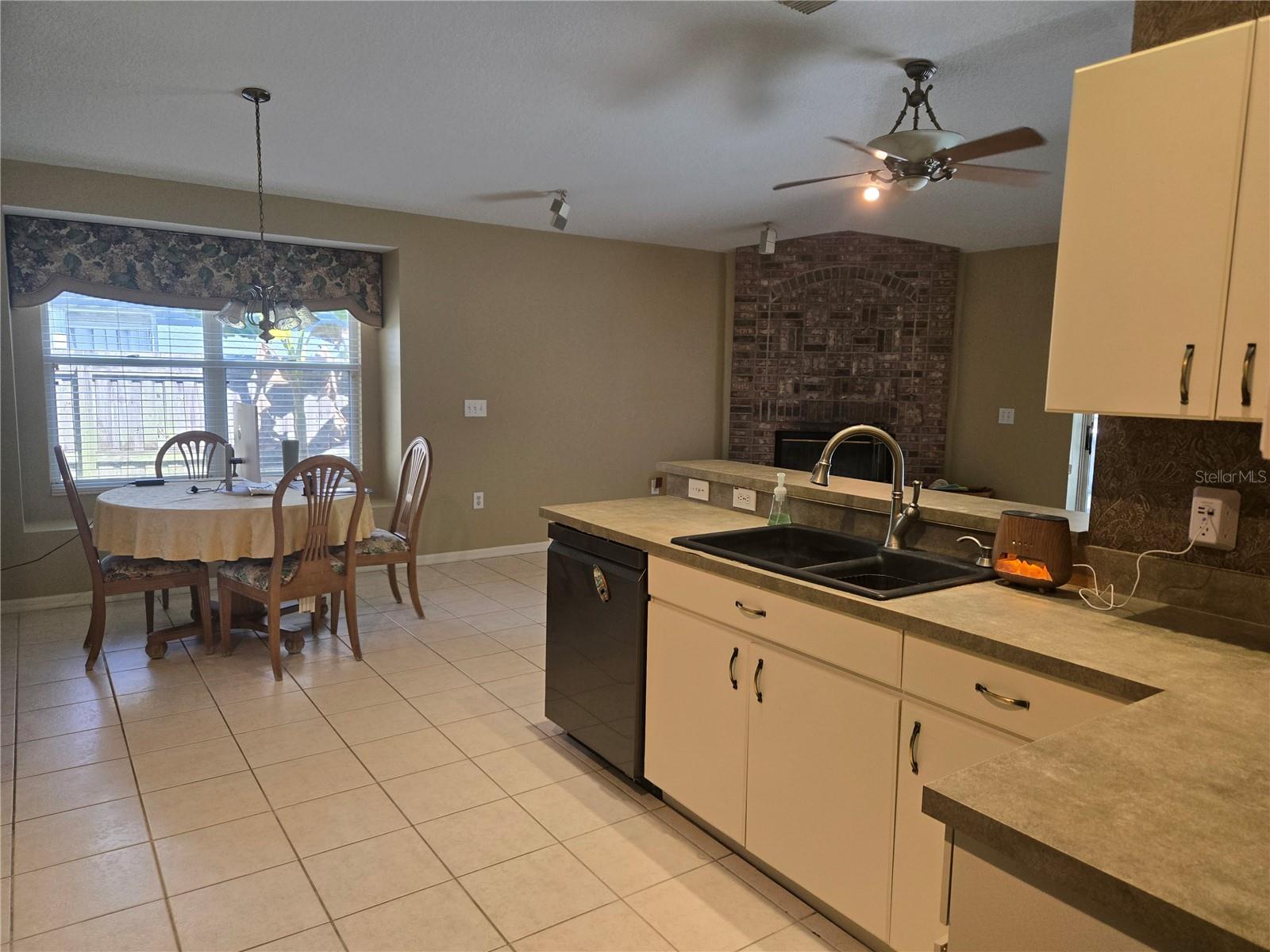 31329 WRENCREST DR — photo 5