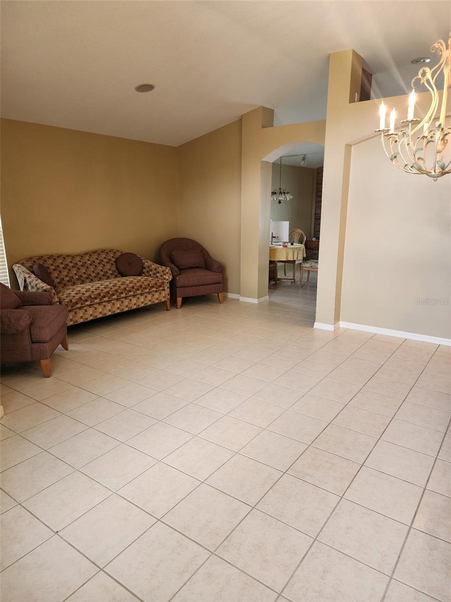 31329 WRENCREST DR — photo 2