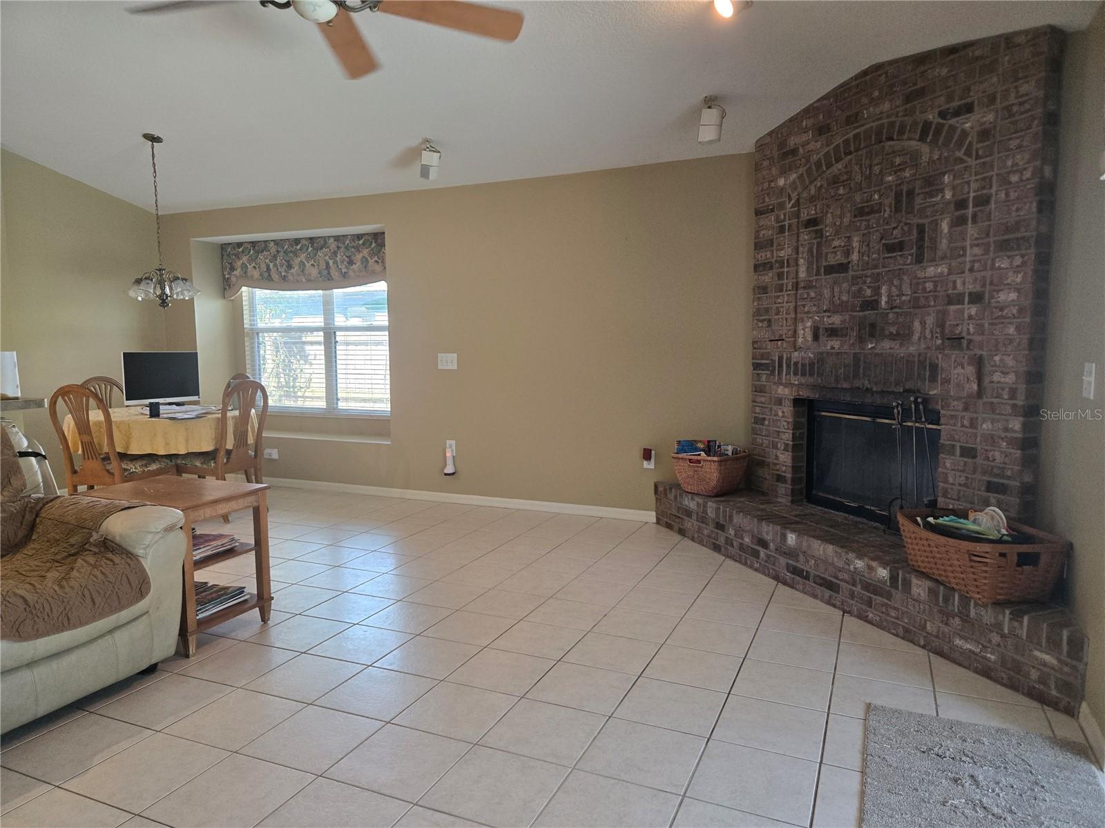 31329 WRENCREST DR — photo 7