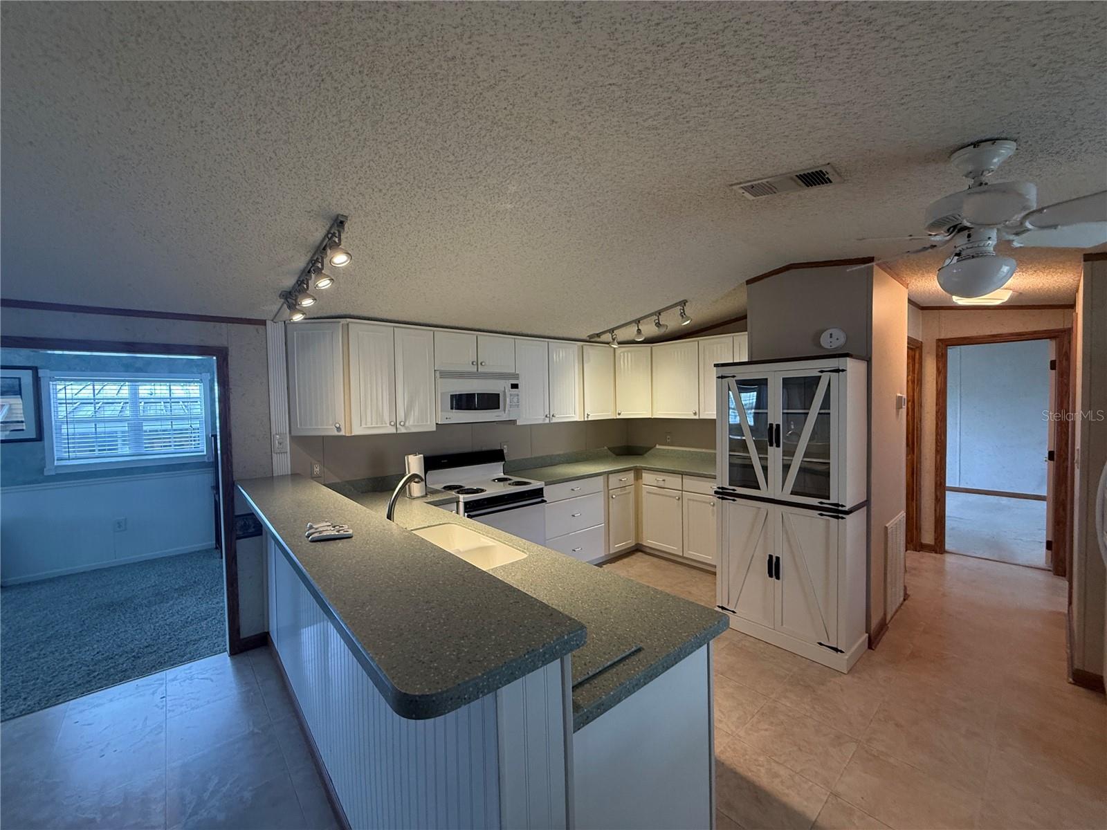 6100 62ND AVE N #15 — photo 11