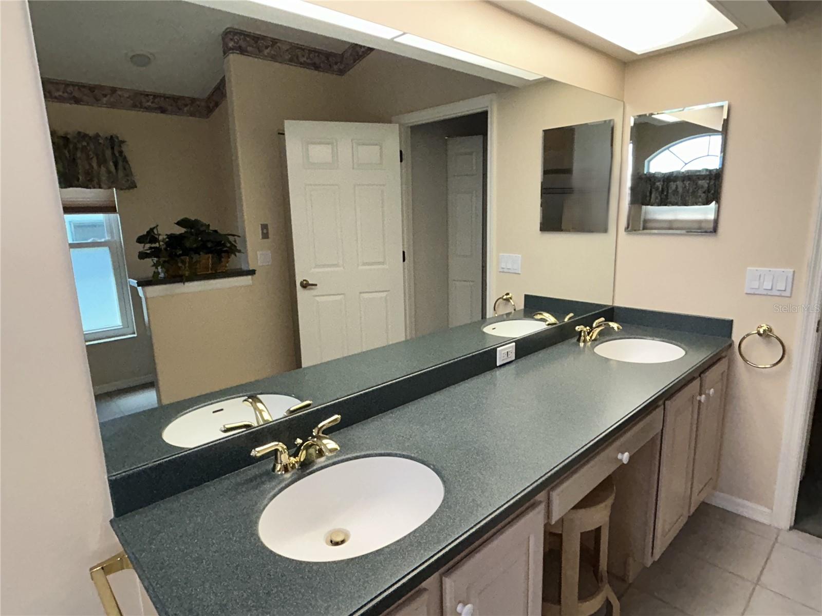 11239 SUN TREE RD — photo 15