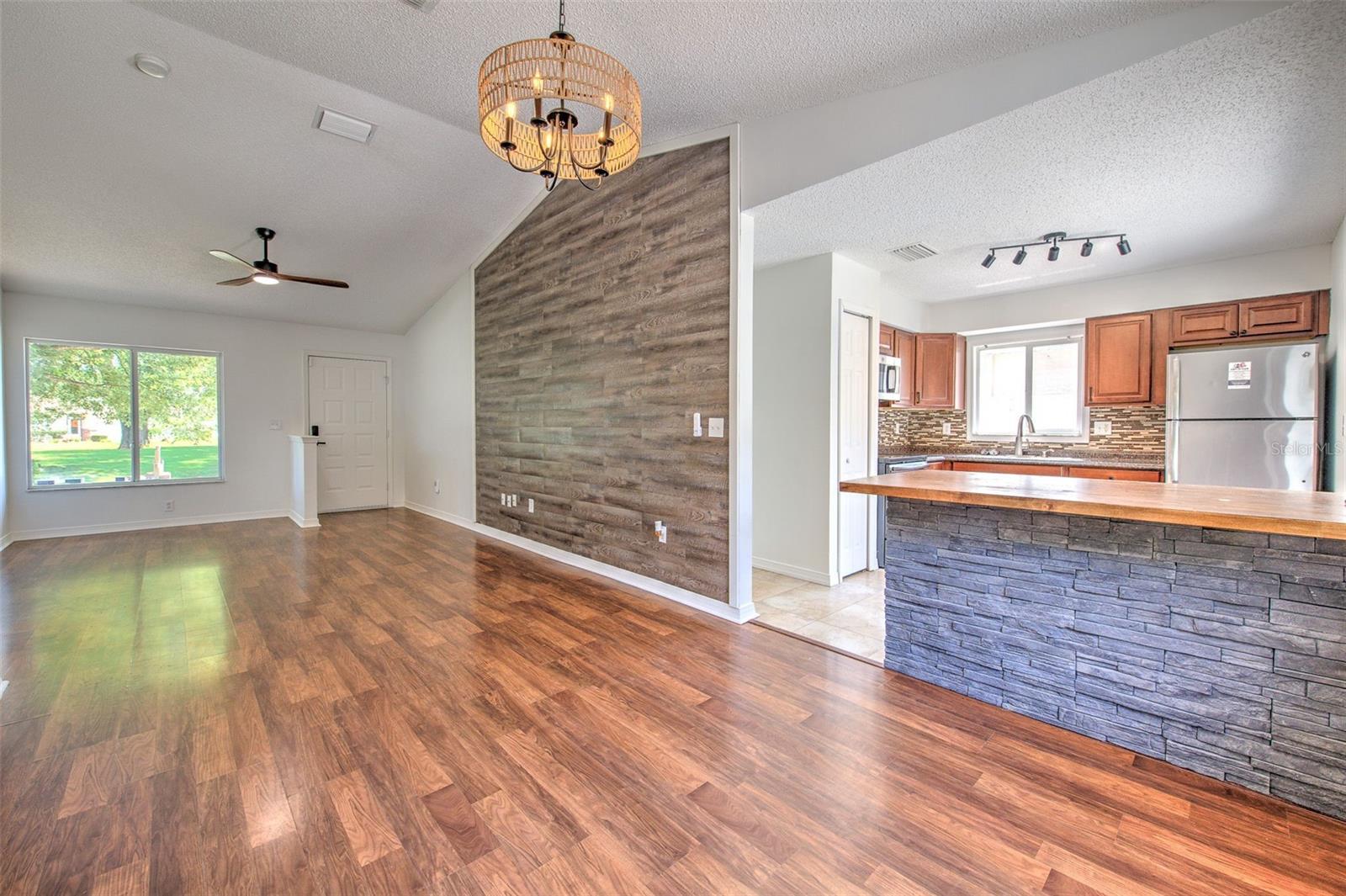 319 ABIGAIL RD — photo 12