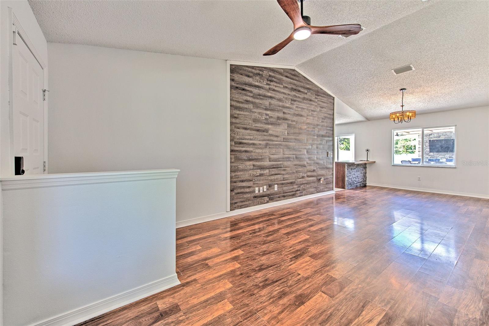 319 ABIGAIL RD — photo 9