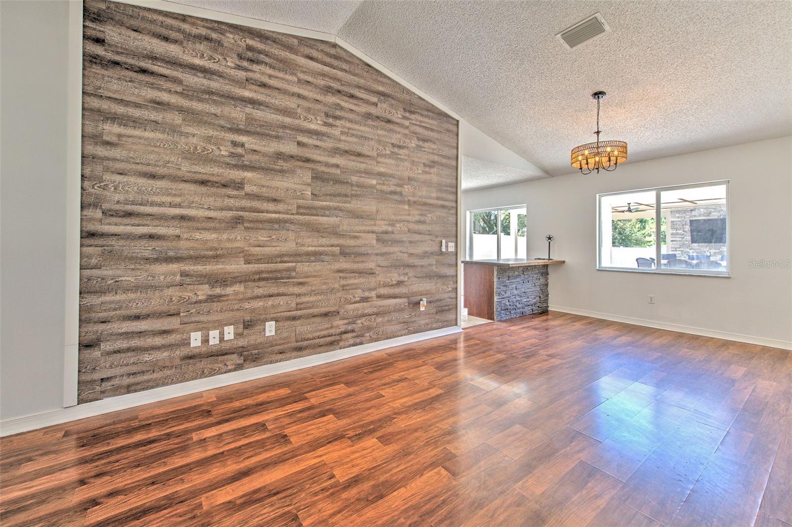 319 ABIGAIL RD — photo 10