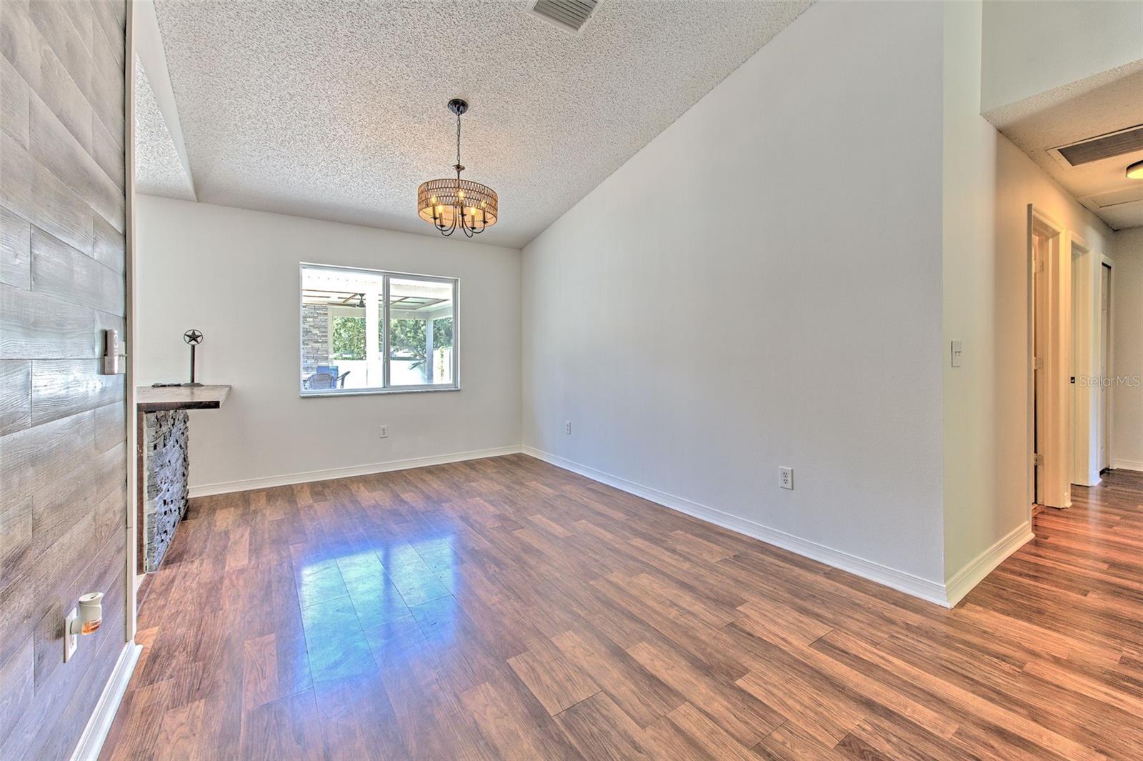 319 ABIGAIL RD — photo 11