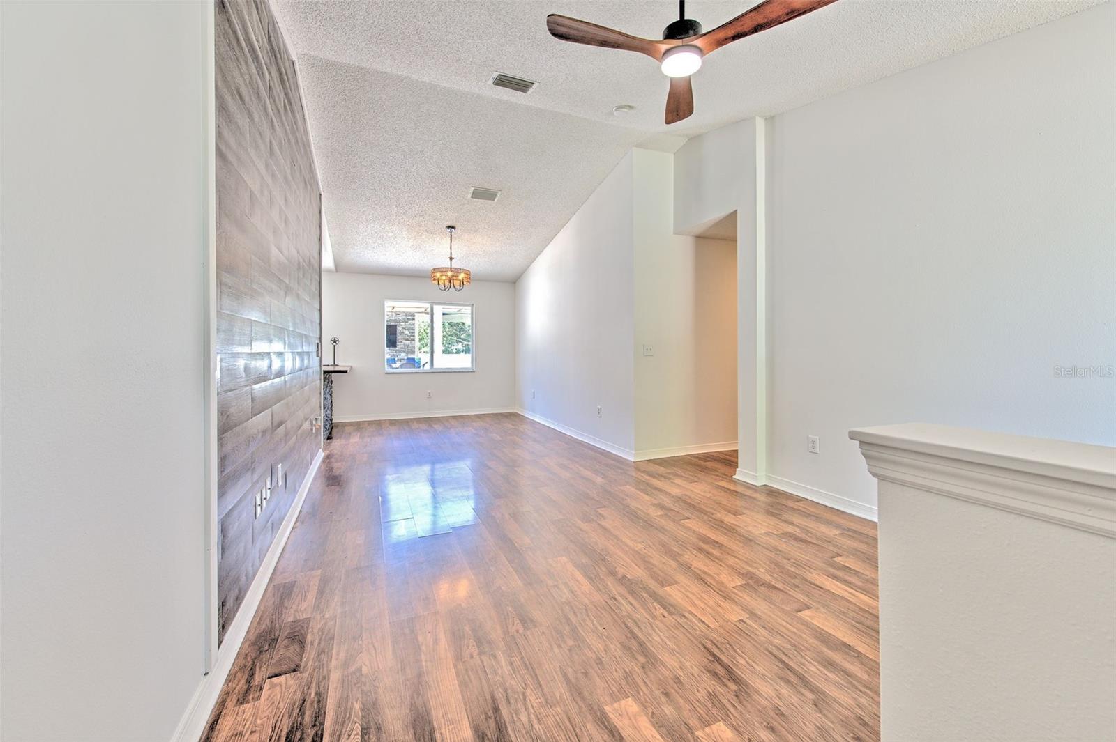 319 ABIGAIL RD — photo 8