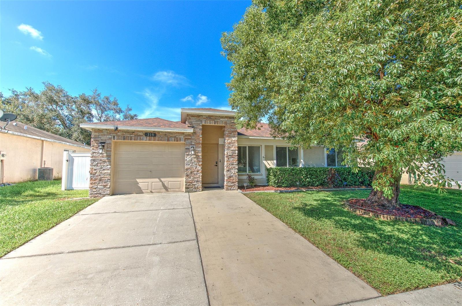 319 ABIGAIL RD — photo 3