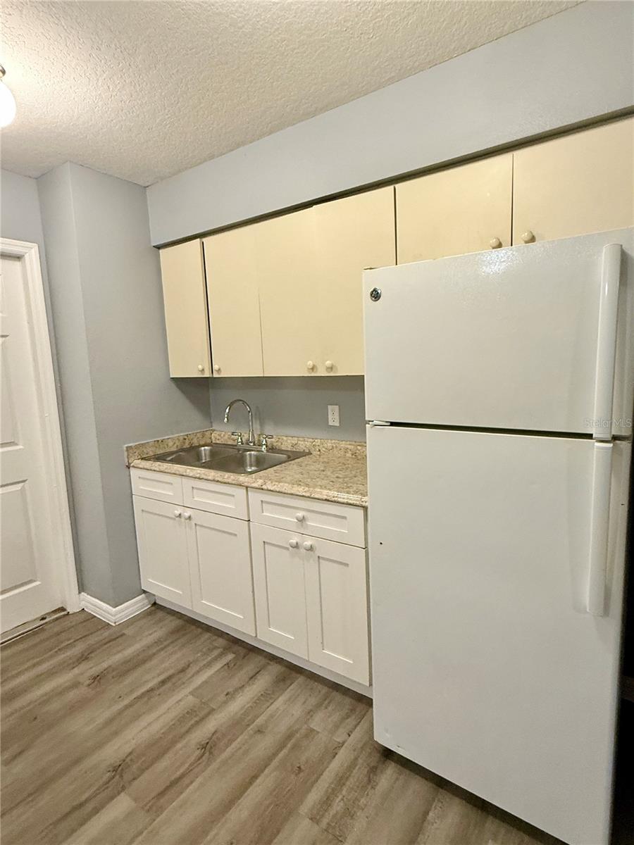 3514 E MOHAWK AVE — photo 4