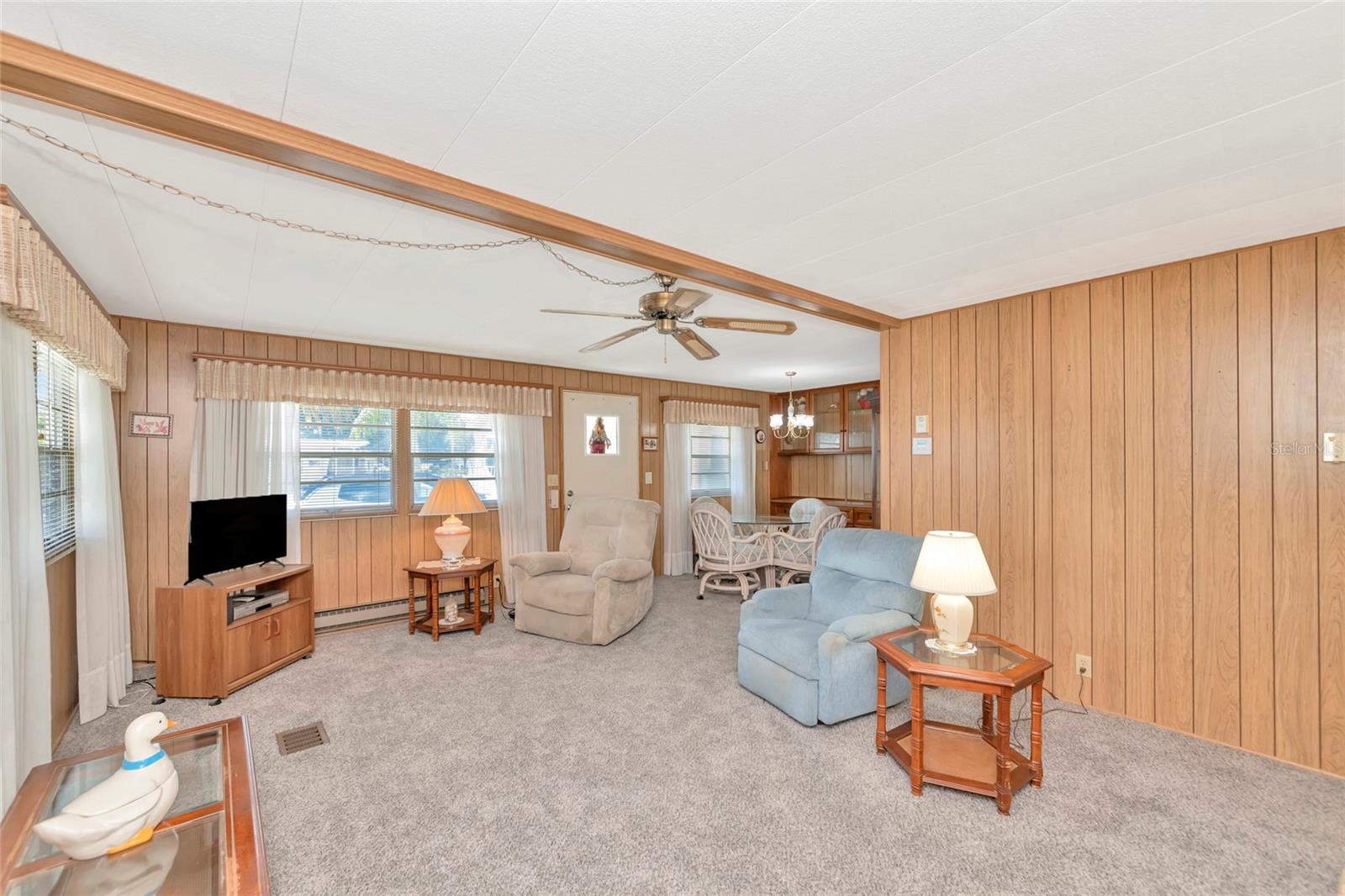 216 OUTER DR E — photo 2