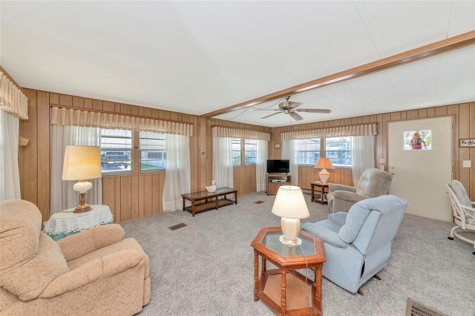 216 OUTER DR E — photo 25