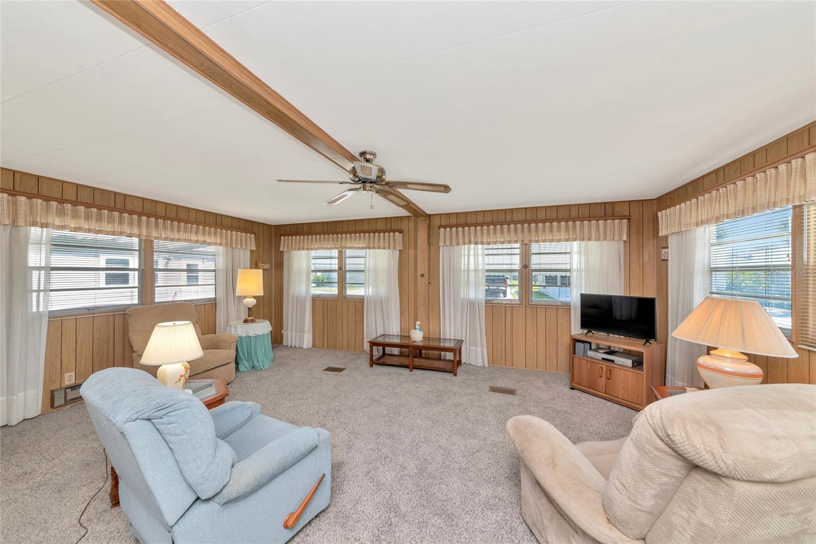 216 OUTER DR E — photo 21