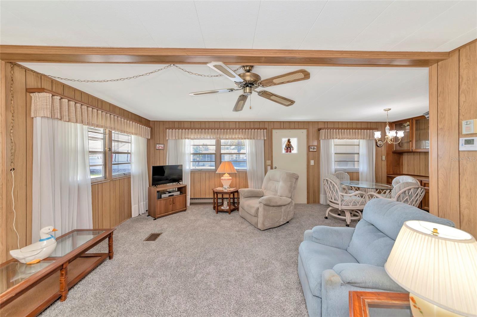 216 OUTER DR E — photo 3