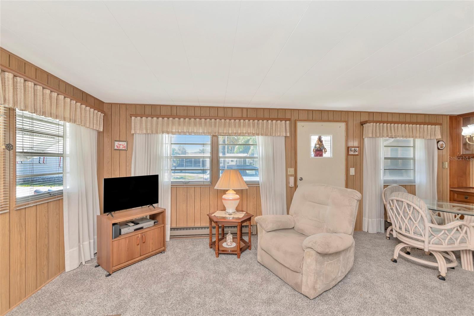 216 OUTER DR E — photo 24