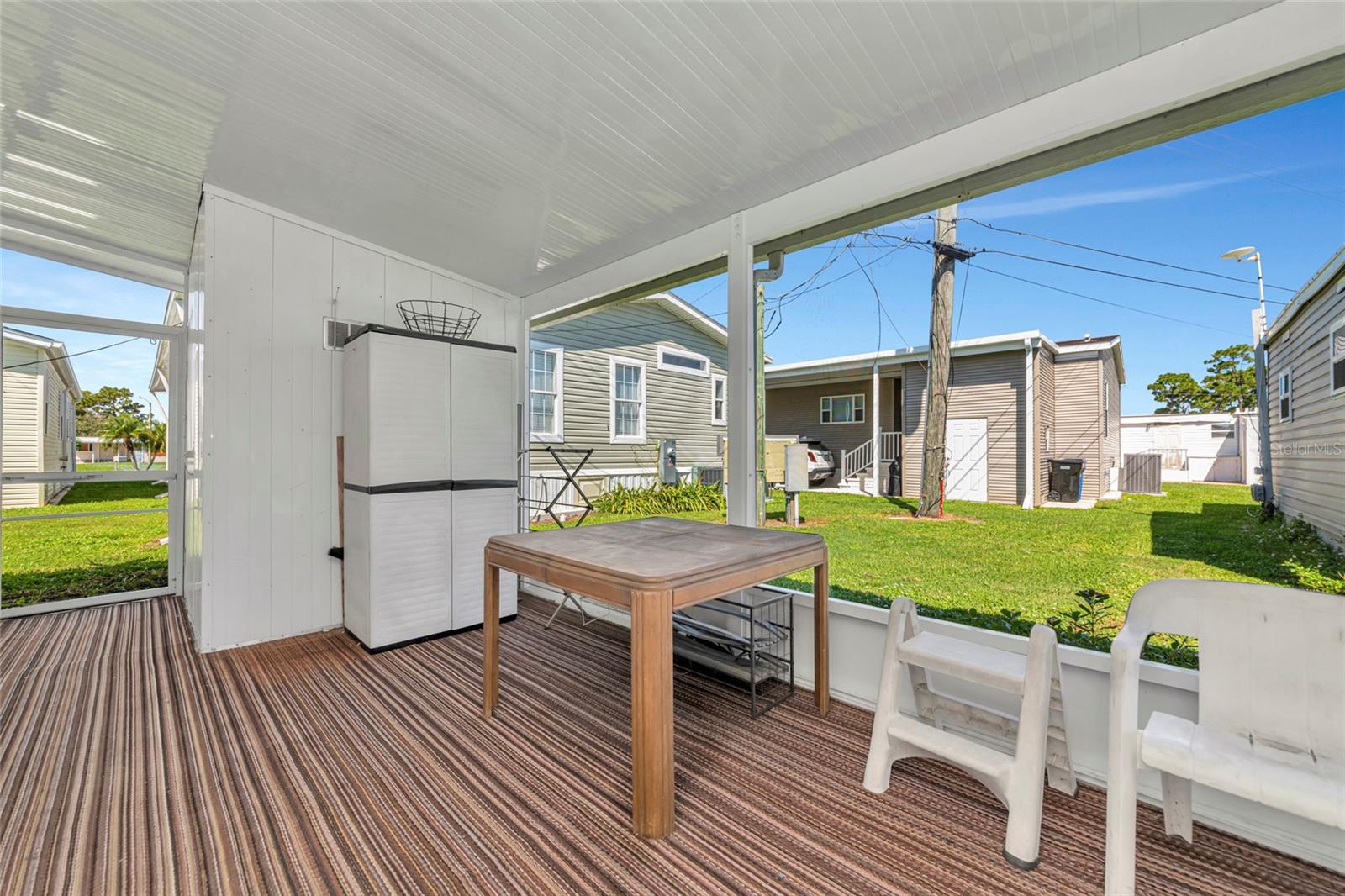 216 OUTER DR E — photo 30