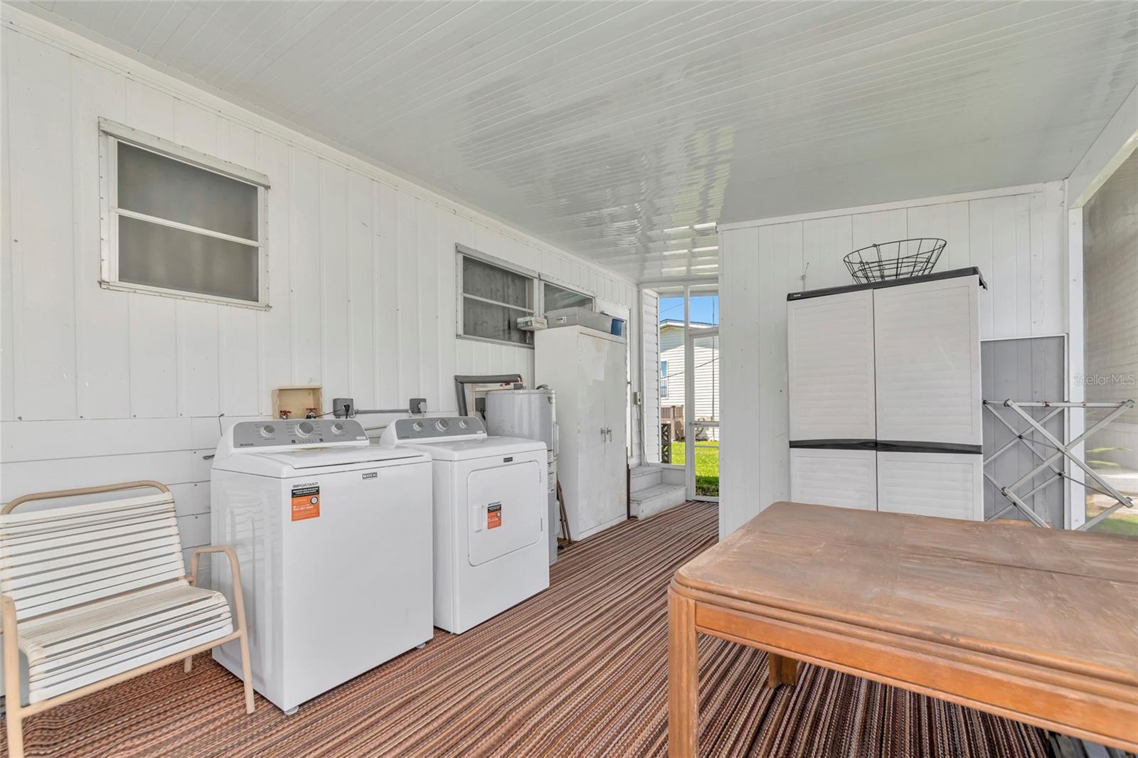 216 OUTER DR E — photo 28