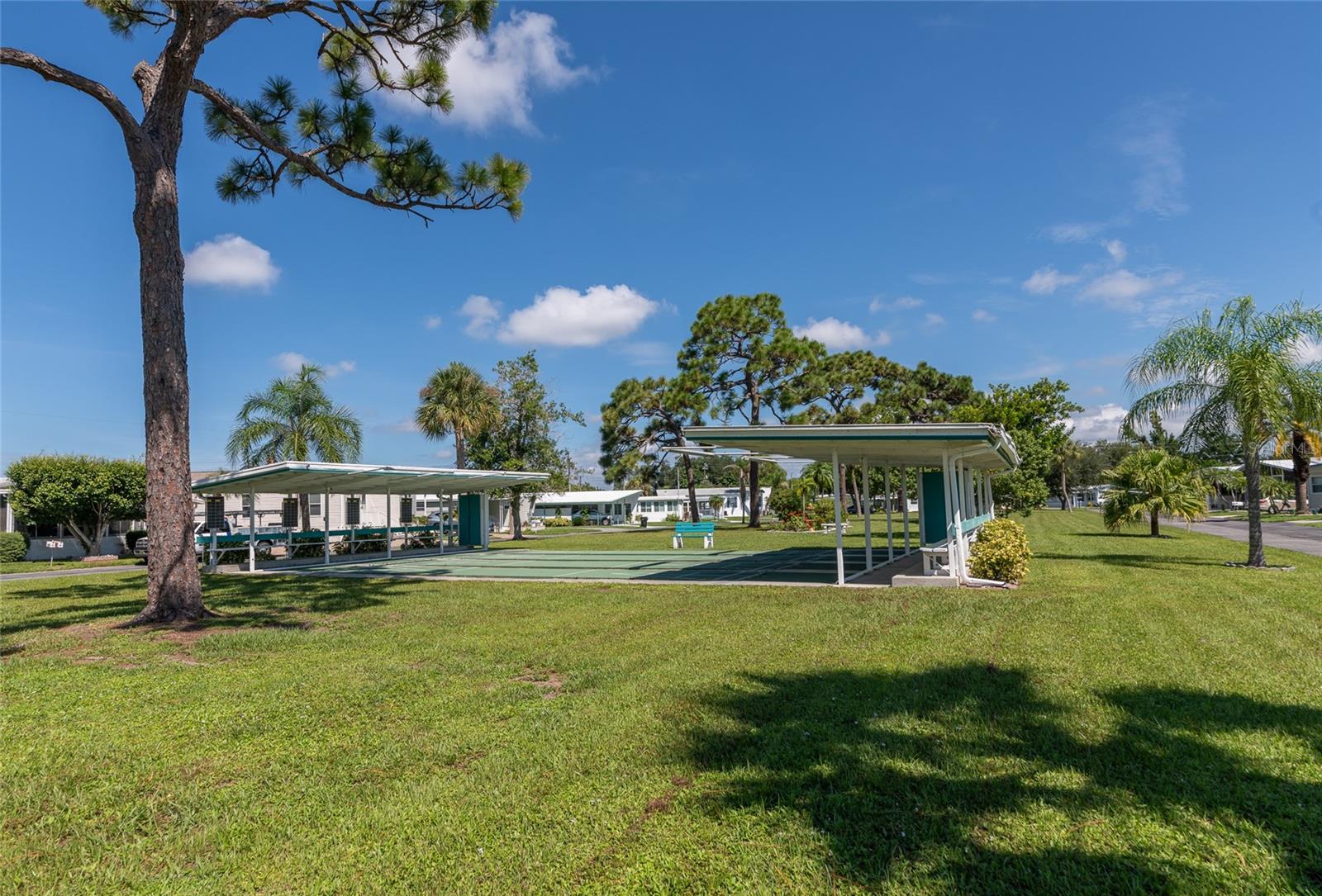 216 OUTER DR E — photo 43