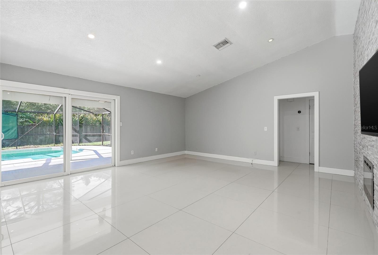 12726 BARRETT DR — photo 18