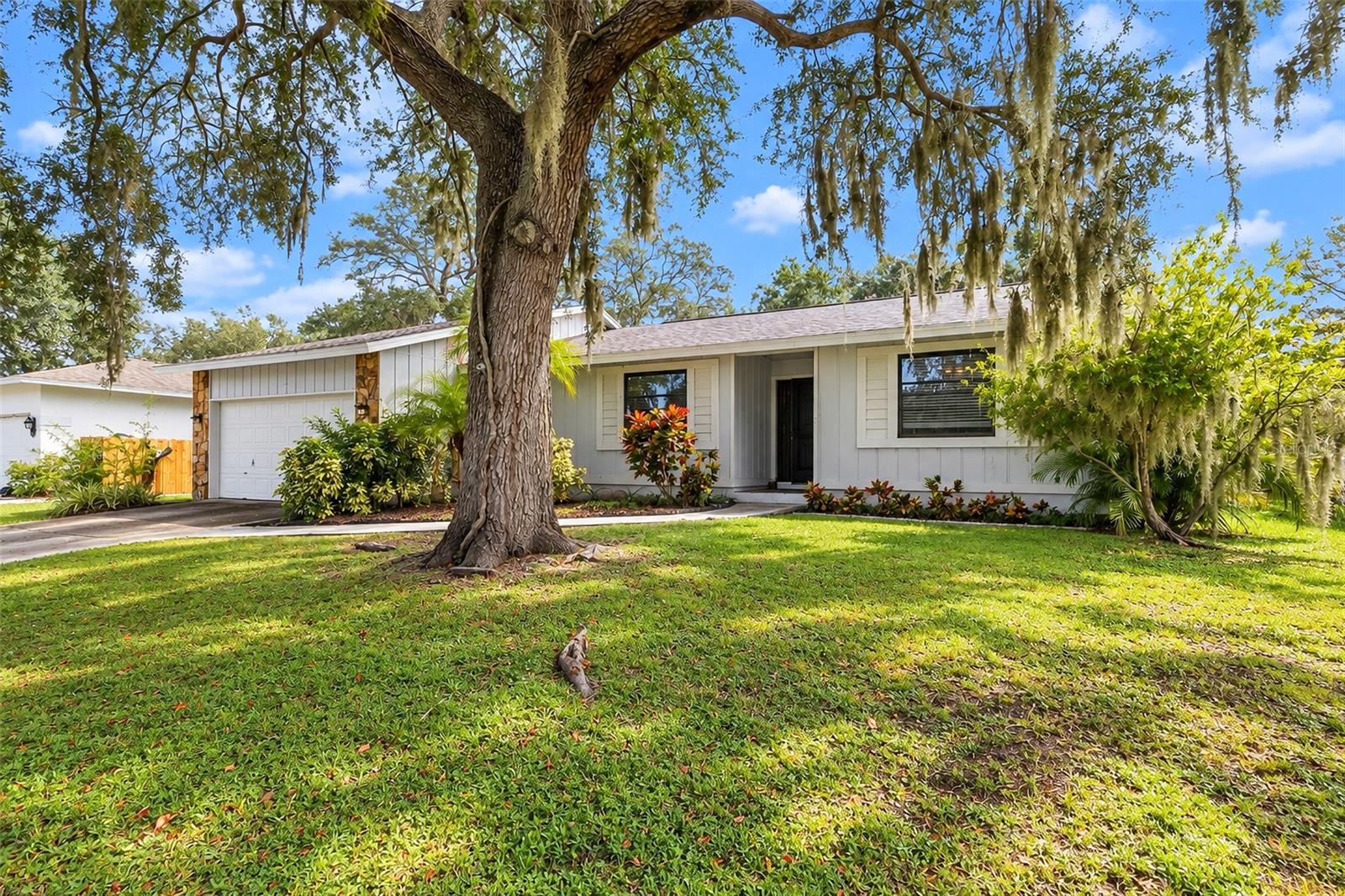 2475 WOOD OAK DR — photo 4