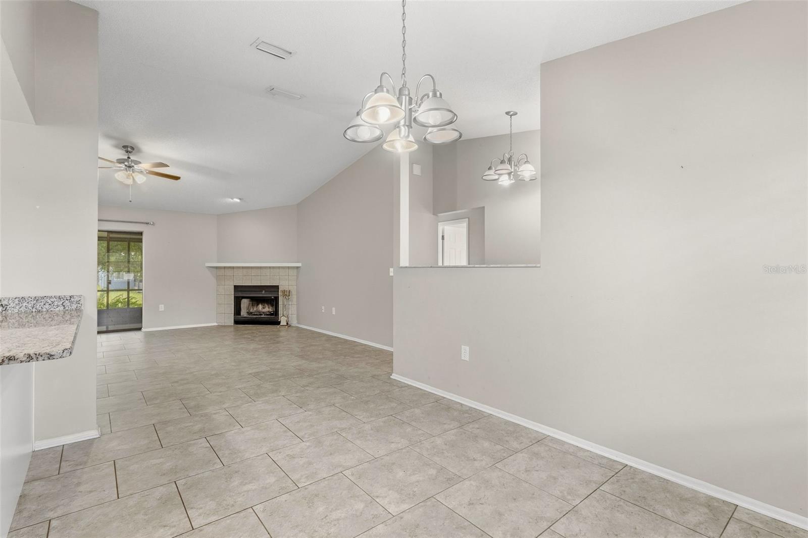 2475 WOOD OAK DR — photo 10