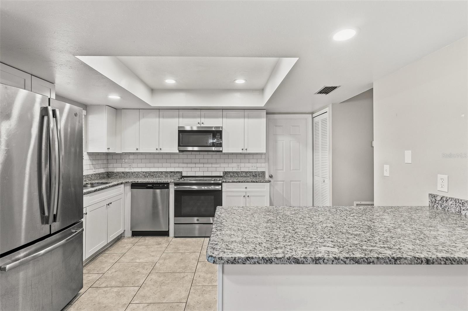 2475 WOOD OAK DR — photo 12