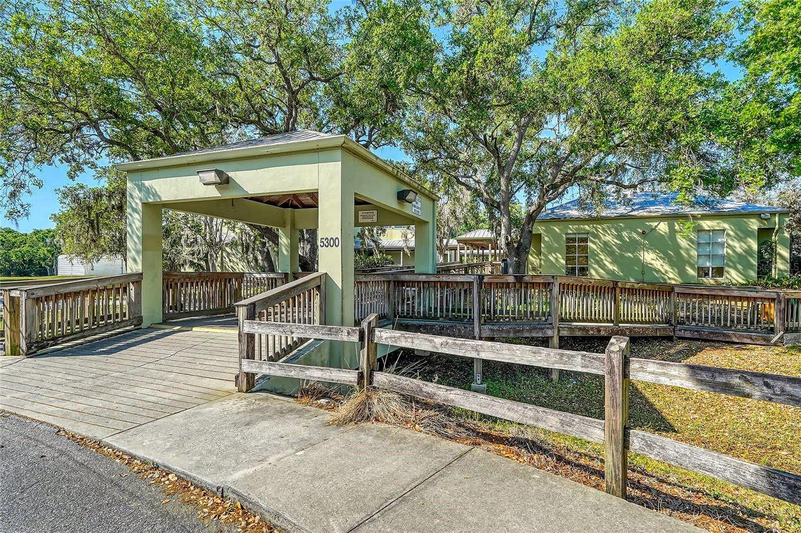 2475 WOOD OAK DR — photo 43