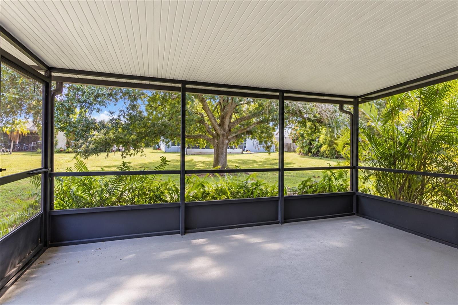 2475 WOOD OAK DR — photo 24