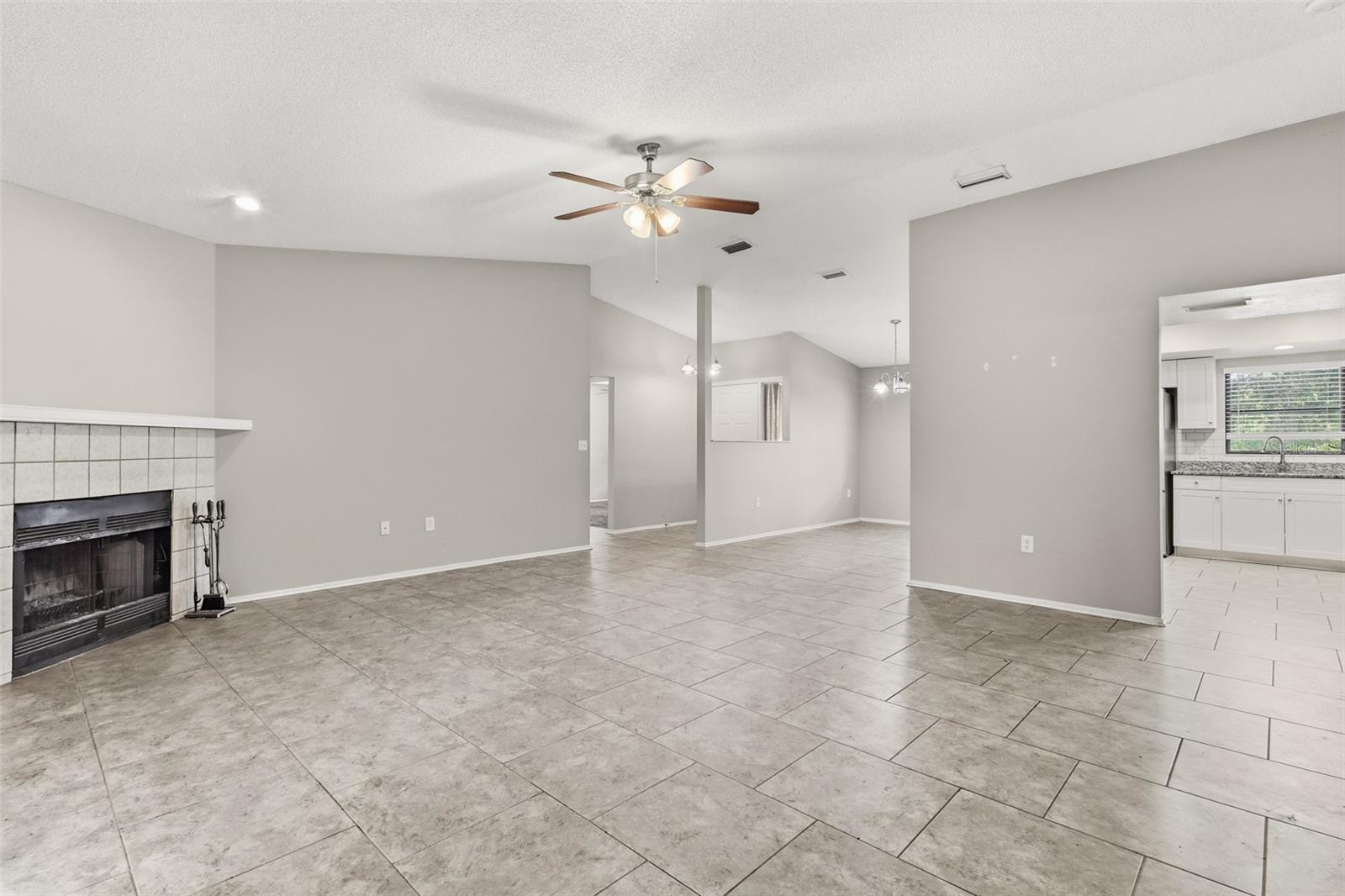 2475 WOOD OAK DR — photo 18