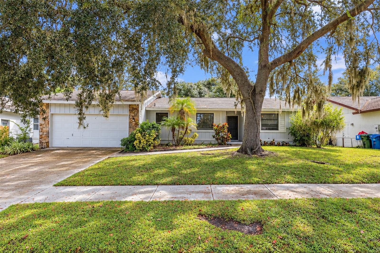 2475 WOOD OAK DR — photo 3