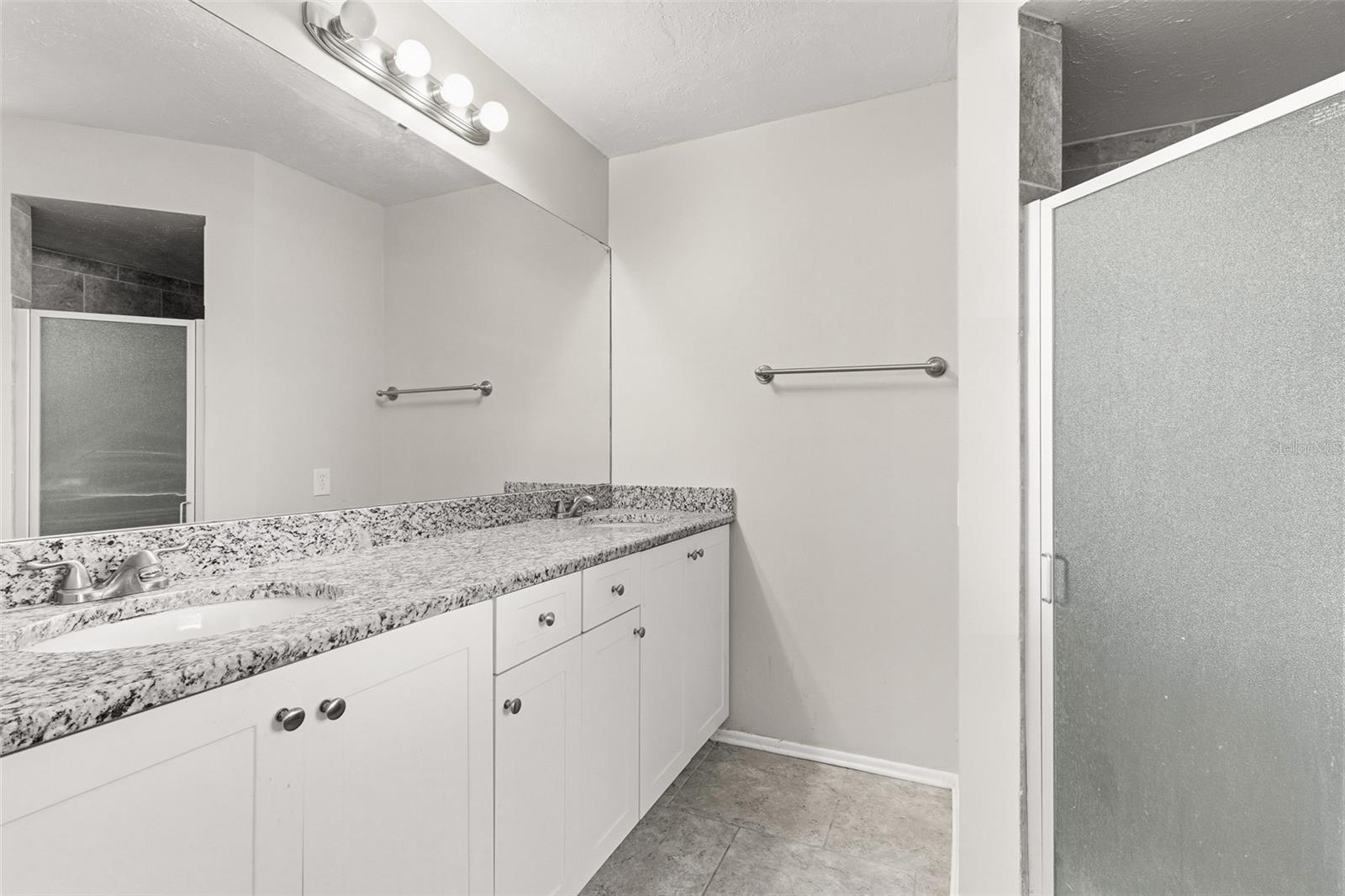 2475 WOOD OAK DR — photo 32