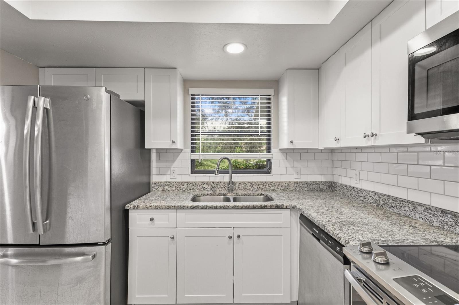 2475 WOOD OAK DR — photo 15