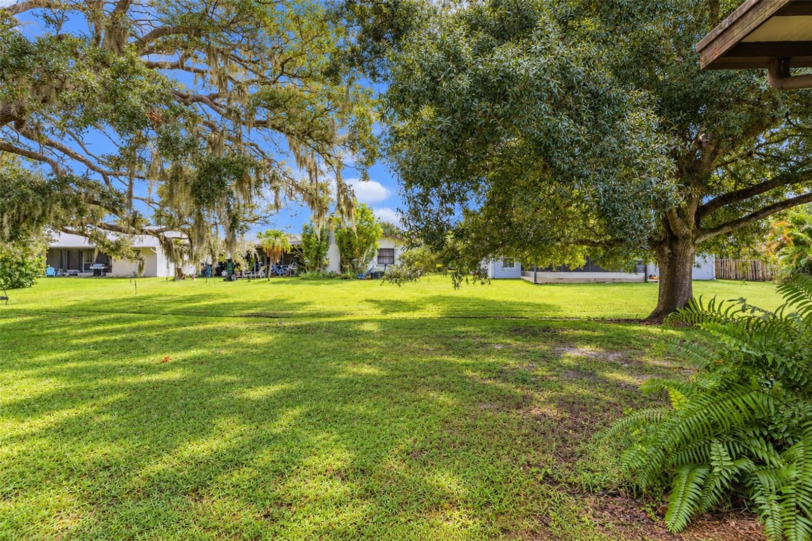 2475 WOOD OAK DR — photo 26