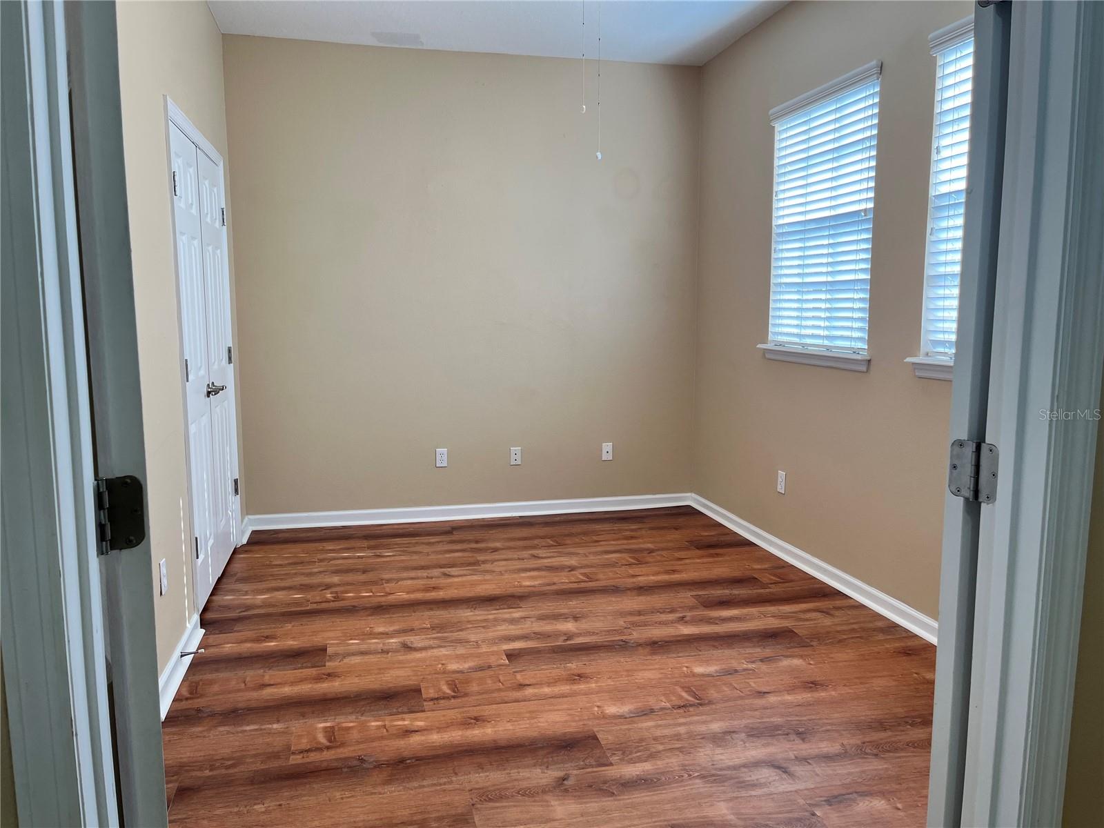 512 JASMINE WAY — photo 4