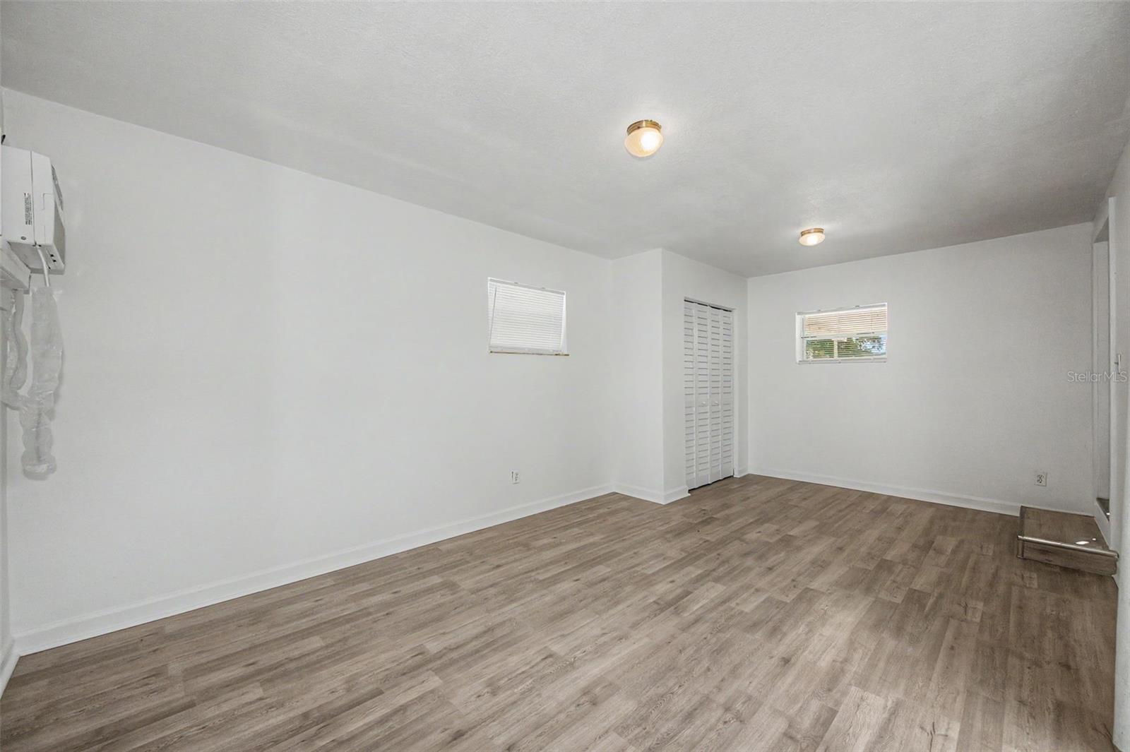 1001 QUEEN ST S — photo 10
